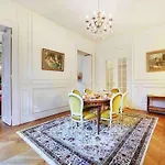 Champs Élysées : Appartement 200 m2 avec balcon