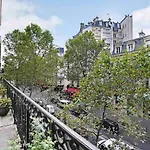 Champs Élysées : Appartement 200 m2 avec balcon