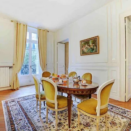 Appartamento Champs élysées : 200 M2 Avec Balcon