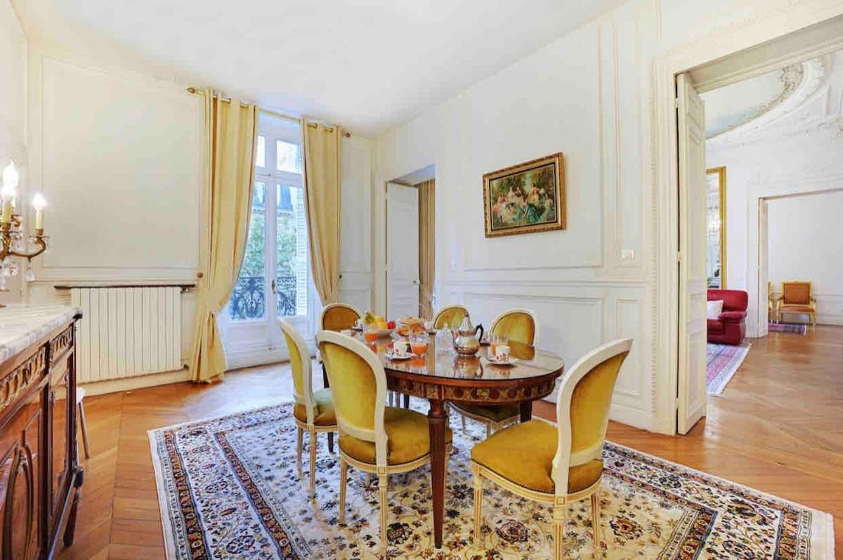Appartamento Champs élysées : 200 M2 Avec Balcon