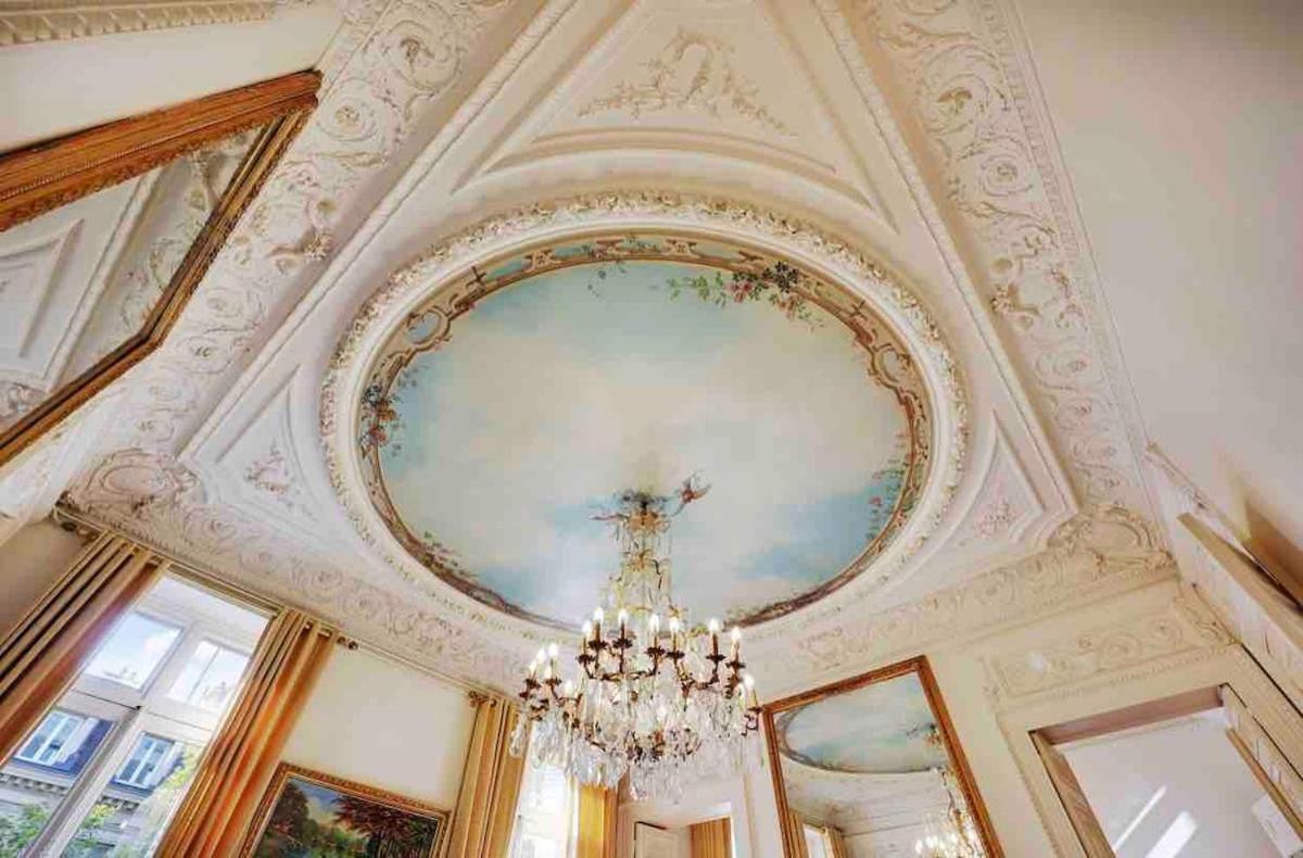 Champs élysées : 200 M2 Avec Balcon Appartamento